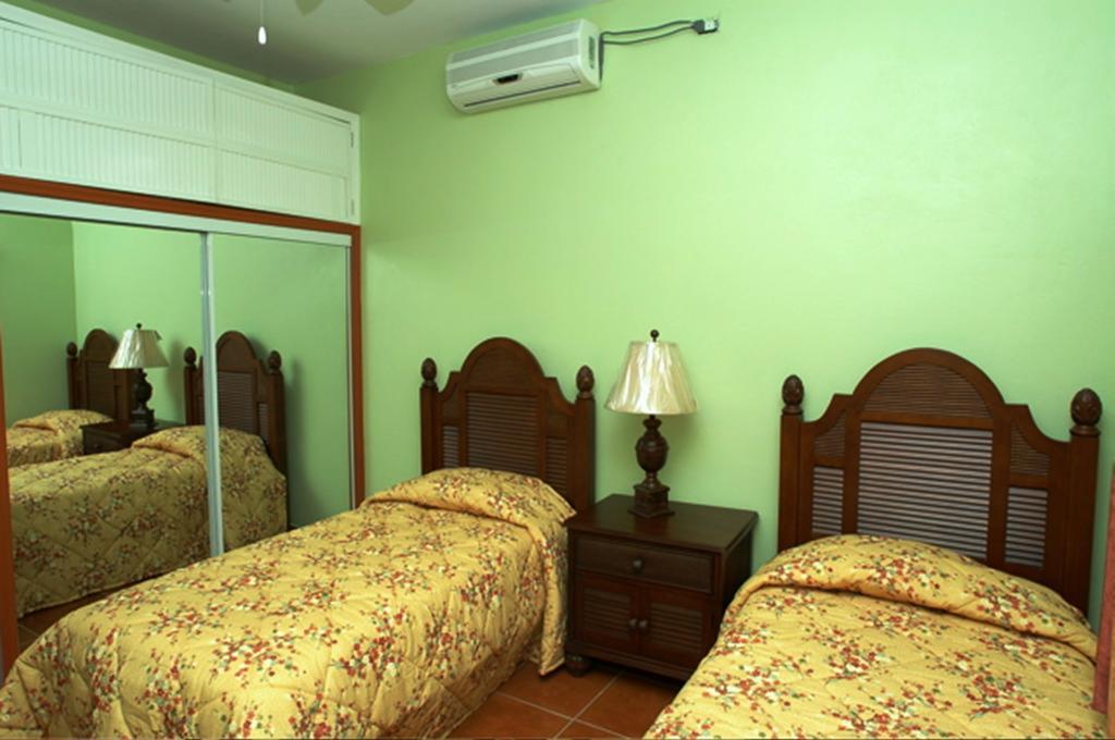 Ocean Terrace Condominiums The Valley Habitación foto